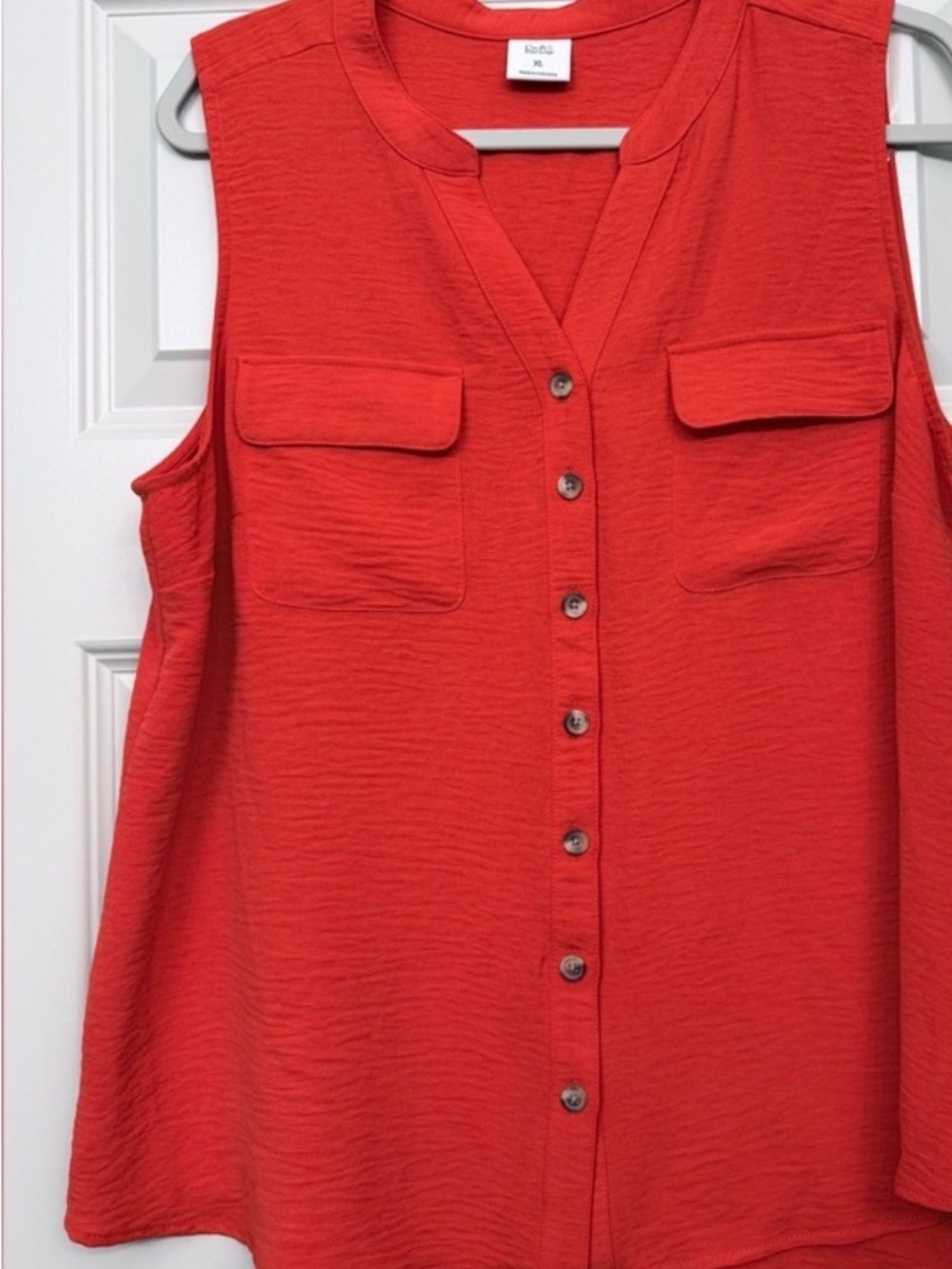Croft & Barrow Sleeveless Button Down Top